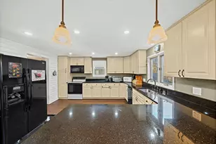 17 Wright St, Woburn, MA 01801 - Photo 17