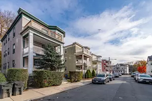 18 Santuit St, Boston, MA 02124 - Photo 5