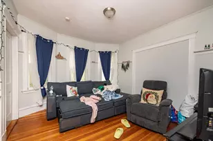 18 Santuit St, Boston, MA 02124 - Photo 15