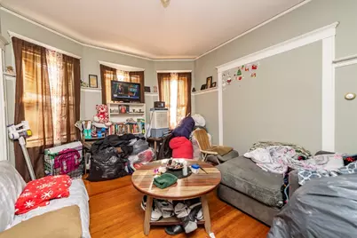 18 Santuit St, Boston, MA 02124 - Photo 9