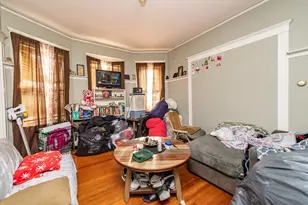 18 Santuit St, Boston, MA 02124 - Photo 9