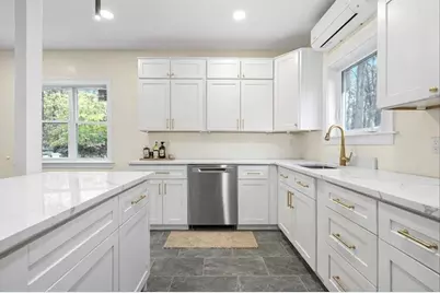 10 Beale Street, Worcester, MA 01606 - Photo 9