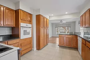 71 Hillside Village Dr, West Boylston, MA 01583 - Photo 5