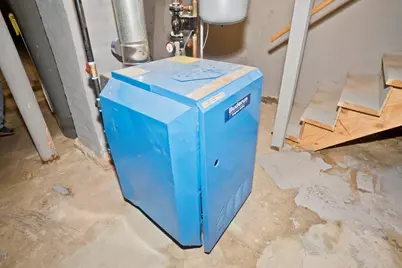 19 Quincy St, Springfield, MA 01109 - Photo 35