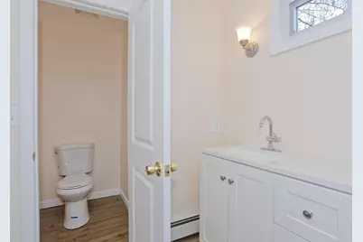 19 Quincy St, Springfield, MA 01109 - Photo 31