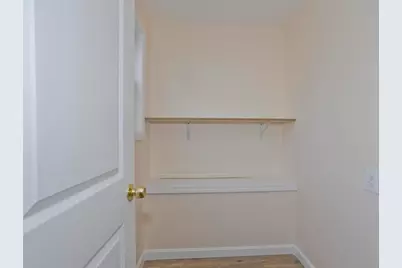 19 Quincy St, Springfield, MA 01109 - Photo 11