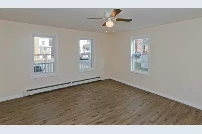 19 Quincy St, Springfield, MA 01109 - Photo 17