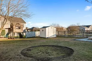 1 Mansfield Dr, Wakefield, MA 01880 - Photo 35