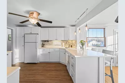 1 Mansfield Dr, Wakefield, MA 01880 - Photo 11