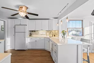 1 Mansfield Dr, Wakefield, MA 01880 - Photo 11