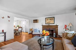 1 Mansfield Dr, Wakefield, MA 01880 - Photo 5