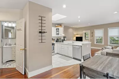 31 Regent St #3R, Cambridge, MA 02140 - Photo 9