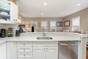 31 Regent St, Cambridge, MA 02140 - Photo 11