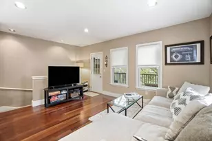 31 Regent St, Cambridge, MA 02140 - Photo 3