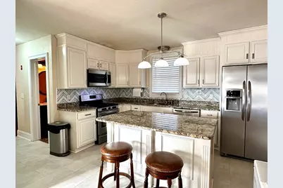 204 Roosevelt St, Fitchburg, MA 01420 - Photo 7