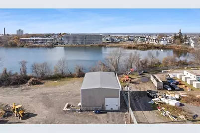 593 Montaup St, Fall River, MA 02724 - Photo 3