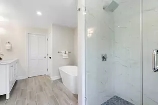 29 Cottage St, Newton, MA 02464 - Photo 23