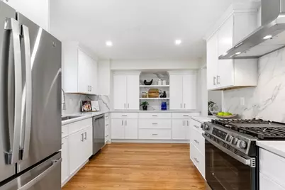 29 Cottage St #29, Newton, MA 02464 - Photo 11