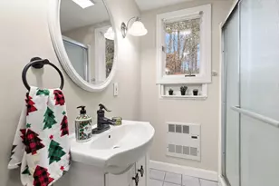 319 Pleasant St, Dunstable, MA 01827 - Photo 23