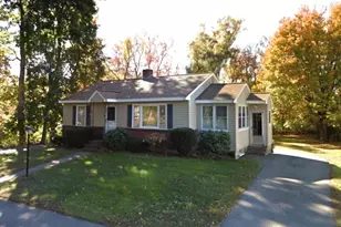 347 Ash St, Reading, MA 01867 - Photo 3