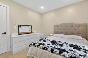 208 Spencer Ave, Chelsea, MA 02150 - Photo 11