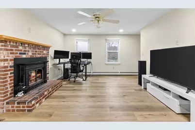 13 Plain St, Upton, MA 01568 - Photo 9