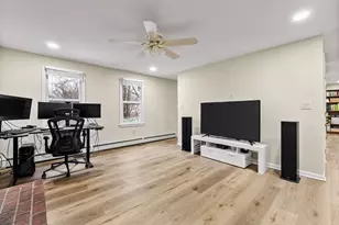 13 Plain St, Upton, MA 01568 - Photo 11