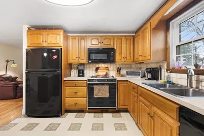 95 Bellflower Rd, Billerica, MA 01821 - Photo 5