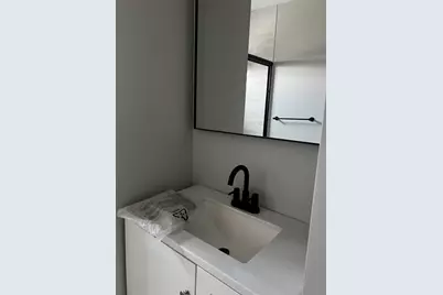 2039 Pleasant St #2, Fall River, MA 02723 - Photo 5