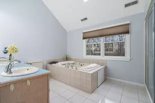 39 Desimone Dr, Marlborough, MA 01752 - Photo 21