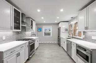 268 Laurel St, Melrose, MA 02176 - Photo 5