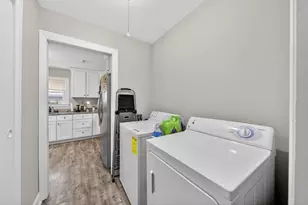 1684 Northampton St, Holyoke, MA 01040 - Photo 33