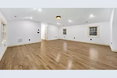 25 Shaw Rd, Wellesley, MA 02481 - Photo 13