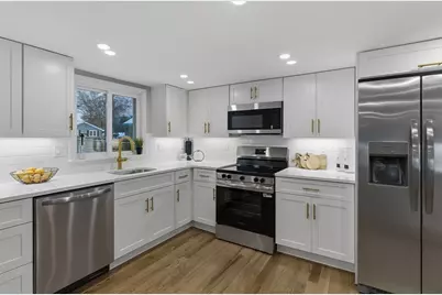 35 Oak St, Tewksbury, MA 01876 - Photo 3