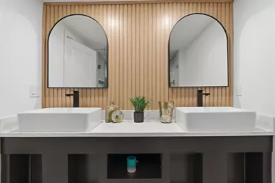 35 Oak St, Tewksbury, MA 01876 - Photo 1