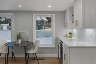 35 Oak St, Tewksbury, MA 01876 - Photo 5