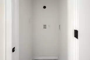 20 Kinmonth Rd, Newton, MA 02468 - Photo 13