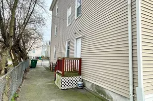 8 Dalton St, Lowell, MA 01850 - Photo 11