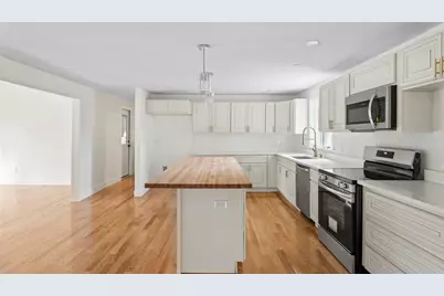 32 Laurel Ln, Raynham, MA 02767 - Photo 5