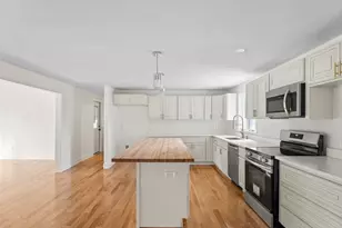 32 Laurel Ln, Raynham, MA 02767 - Photo 5