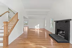 32 Laurel Ln, Raynham, MA 02767 - Photo 3