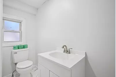 43 Pleasant St, Fitchburg, MA 01420 - Photo 21