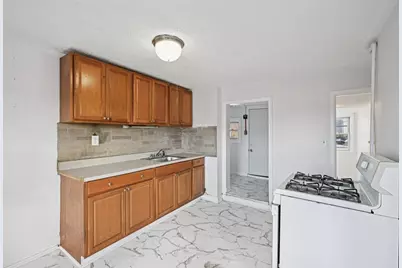 43 Pleasant St, Fitchburg, MA 01420 - Photo 17