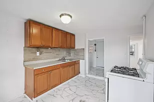 43 Pleasant St, Fitchburg, MA 01420 - Photo 17