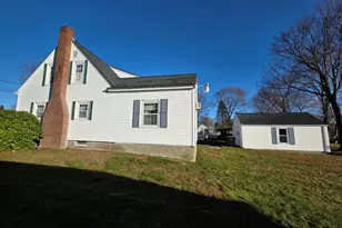 54 Grant Ave, Somerset, MA 02726 - Photo 5