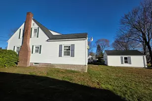 54 Grant Ave, Somerset, MA 02726 - Photo 3