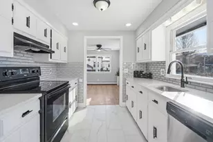 87 Clarendon Ave, Chicopee, MA 01013 - Photo 19