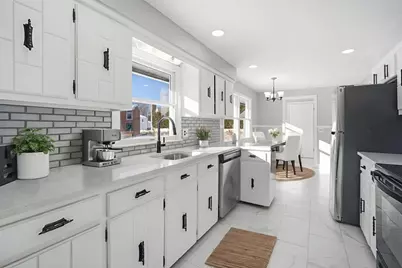 87 Clarendon Ave, Chicopee, MA 01013 - Photo 1