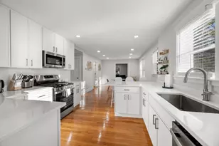 65-67 St James Cir, Newton, MA 02458 - Photo 7