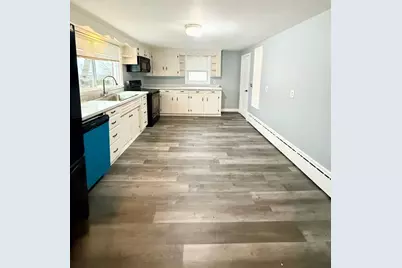 377 Wilbraham St #1, Palmer, MA 01069 - Photo 3